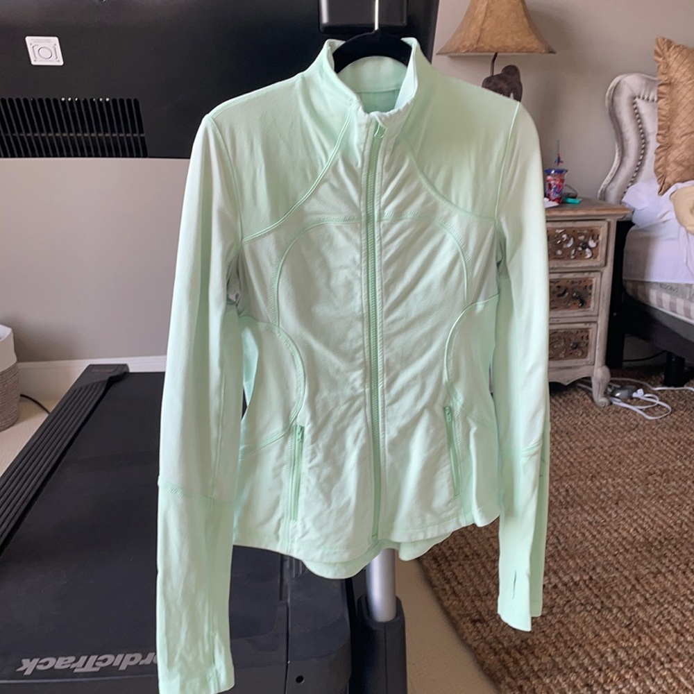 Lululemon workout jacket size 8